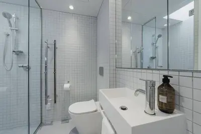 Image de 2-in-1: 2br Apt + Self-Contained Studio