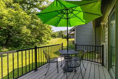 Image de Charming Galena Getaway | 2br Retreat w/ Fireplace & Private Yard