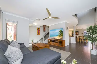 Image de Stylish 3-Bed Townhouse with Courtyard & Bbq