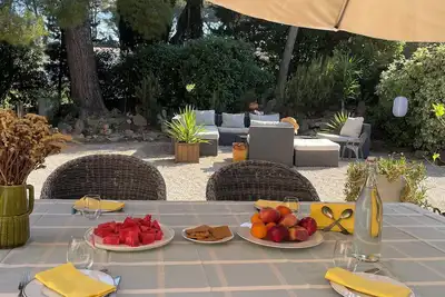 Image de Nouveau! A 1km des plages, villa d'architecte, vue, jardin, au calme, à Cassis