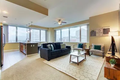 Image de Luxury High Rise | Downtown | Free Parking