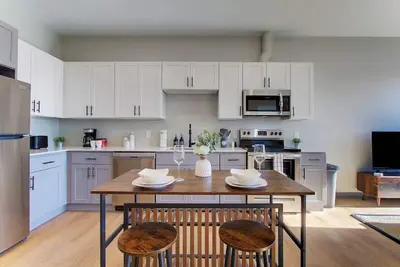 Image de Designer 1 Bdr | Cleveland Clinic | Free Parking