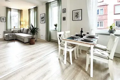 Image de Cozee - Spacious Apartment With Netflix