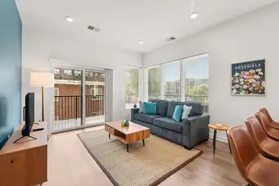 Image de Stunning 2 Bed/2 Bath | Cle Clinic | Balcony