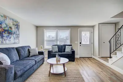 Image de Charming 2br Apt | Close to Local Attractions