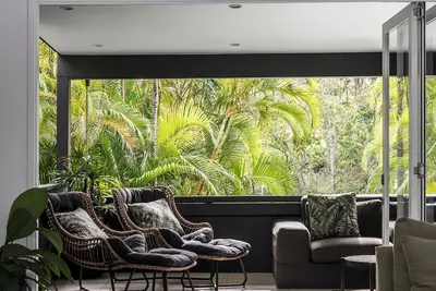 Image de Arya Experience coastal elegance at Arya, a beautifully renovated luxury retreat perfectly positione