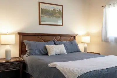 Image de A 60 second walk to Lanikai Beach! Two separate studios with air conditioning!
