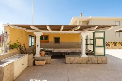 Image de Maison de vacances relaxante Ă 50 m de la plage de Lu Bagnu