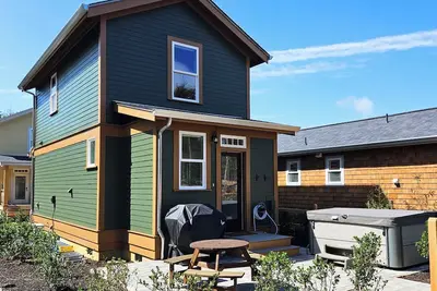 Image de Seabrook's A Tree House: Hot Tub and Dog-Friendly!