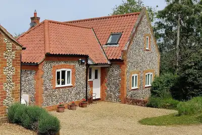 Image de North Norfolk detached cottage nr Wells next the Sea beach. Garden and parking