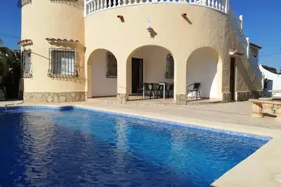 Image de Bonita villa con piscina privada