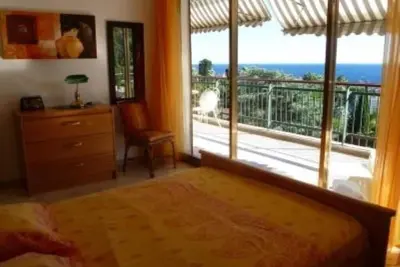 Image de Très belle vue mer dans résidence de standing au calme avec piscine et gardien