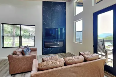 Image de Sunrise in the Cove | Modern, Pet-Friendly w. Private Heated Pool
