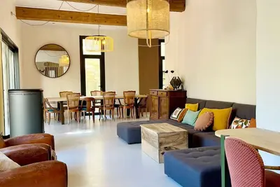 Image de Maison rénovée style loft spacieuse et familiale grand jardin à 7' de la plage