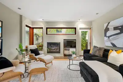 Image de 2 Private Suites | Near Saddledome, Events, Core