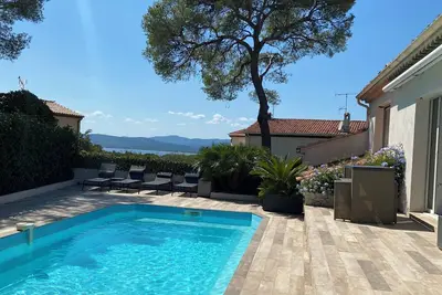 Image de Maison avec piscine et vue mer à 5 mn des plages