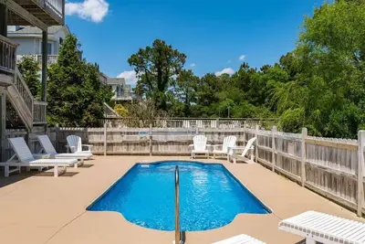 Private Pool, Hot Tub & 6Min Walk to Beach!