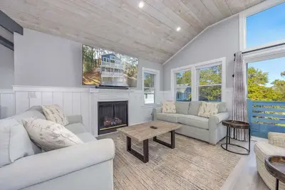 Free Pool Heat, Ev Charger, Elevator & Game Room!