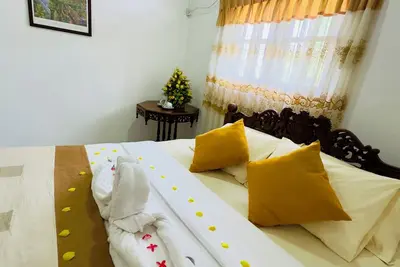 Relaxing 2br Getaway /Ac Room+ WiFi/ Great Location Near Airport
