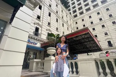 Image de Newly remodeled modern hotel like design Condo Entertainment area Eastwood City