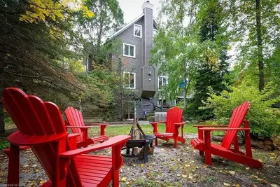 Image de Spacious & Elegant Blue Mountain Chalet for Summer or Winter