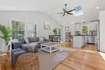 Image de Cape Getaway +Ev Charger + Fire Pit +OutdoorShower