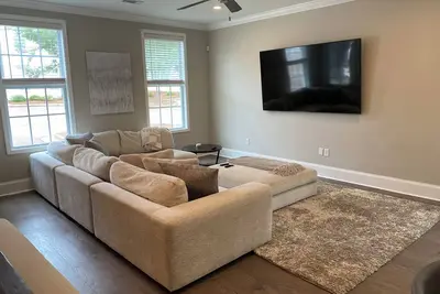 Image de Game Day at the Mill! 3BRCondo+ Bunk Room, Sleeps 14, 1. 9 miles from the Square