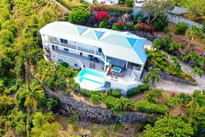 Image de Stunning 4 bedrooms Villa with panoramic caribbean sea views. Fitness room