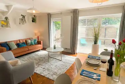 Image de Large City house in desirable Newnham