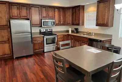 Image de Convenient Golf Course Condo!