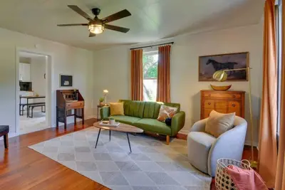 Image de Sleeps 6  ½ Mi to Casino 2bd/1bath  3 Beds