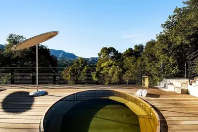 Image de Hillside Hideaway w/ Deck & Spa in Topanga Canyon