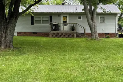 Image de Charming 2-bedroom country cottage with WiFi, Ac, 20 minutes from Bowling Green