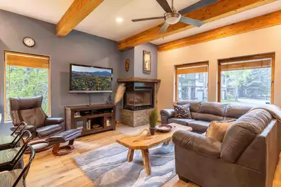 Image de Downtown Ketchum Condo by the Pool | Walk to Town!