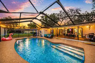 Image de Tropical Pool Retreat Near Usf/ Casino/Busch Garden/Fairgrounds/Downtown