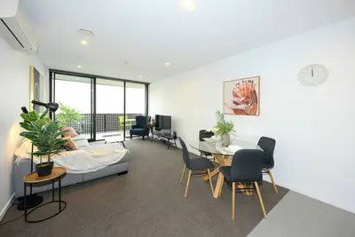 Relax and Unwind Central City Hideaway with Carpark