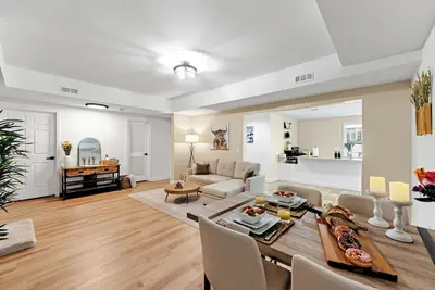 Image de Luxurious Guest House with Game Room & Many Amenities in awesome Woodstock!