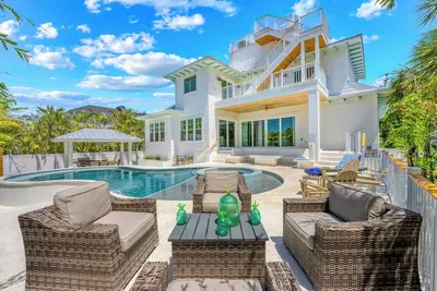 Image de Beach Fanta Sea | Rooftop Views, Heated Pool, Steps to Lido Beach & St. Armands Circle