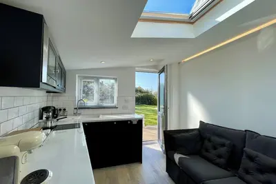 Image de Ty Twt (Tiny House), Holiday Cottage Penally, Sleeps 2, 1 bedrooms, bathrooms