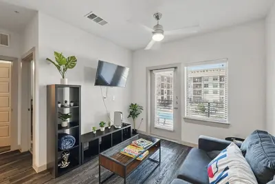 Image de Modern 1br near Tpc Golf | Free Parking & Wifi