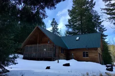 Image de Homey Rustic Cabin in the Cascades