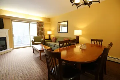 Image de Escape to a refreshing spring retreat at Pollard Brook Resort in Lincoln, Nh!