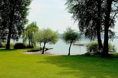 Villa Adelinda: A luxurious one-story villa located right on the Lake Maggiore, with Free Wi-Fi.