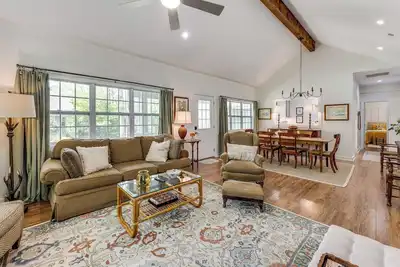 Image de Cottage 3 Mi to Dtwn Highlands: Bring Your Pup!