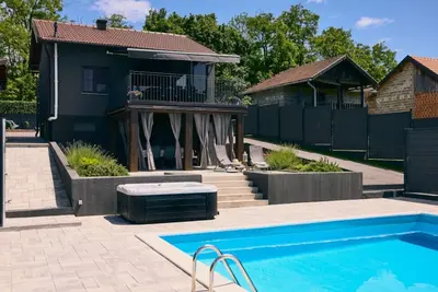 Image de Villa Robinia Hill Residence by Villas Guide