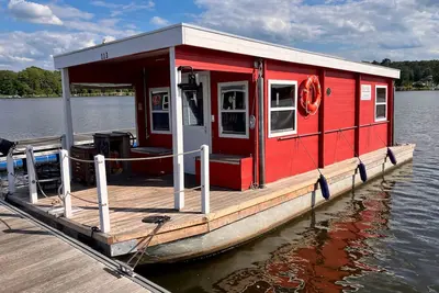 Image de Péniche 'BunBo 1060' avec vue sur le lac
