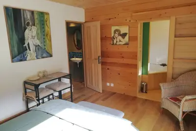 Image de Chambre indépendante terrasse et cuisine d'été dans maison de campagne