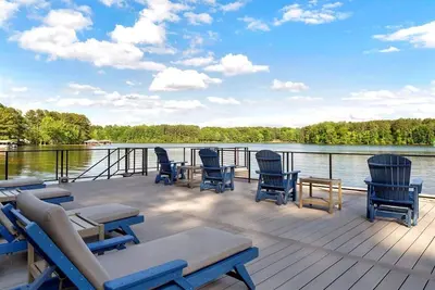 Image de Serenity Pines Retreat - Lake Life at its Finest!