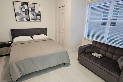 Image de Chic 1-bedroom apartment with WiFi, Ac in phenomenal Riverview