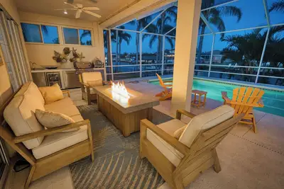 Image de Gulfcoast Oasis: Pool, Dock, Coastal Comfort